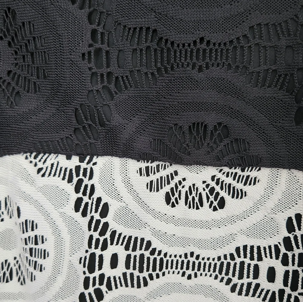 London Times blocked lace shift dress - Picture 4 of 9